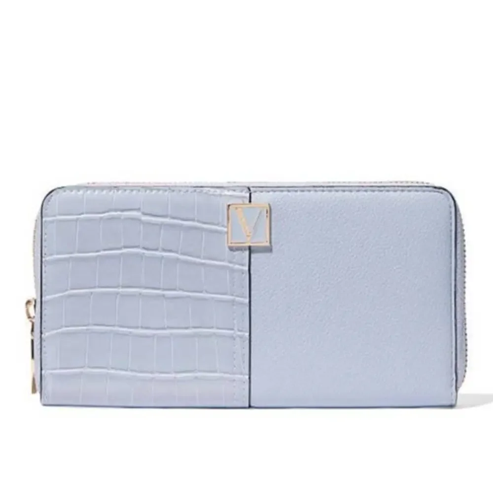 Victoria's Secret The Victoria Wallet Limited Edition Skyflower Blue Croc Pebble